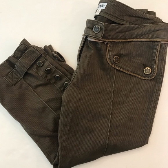 Cache Pants - Cache Olive Green Capris Size 6